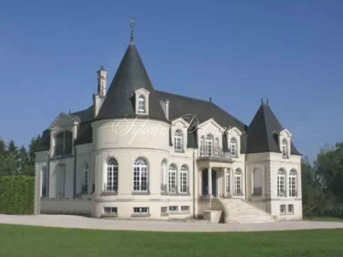 Chateau XXe à Reims - 300m² - 8 Chambres - 18 Ha