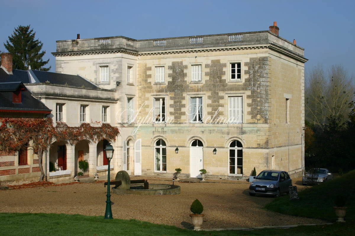 Château proche La Chartres sur le Loir