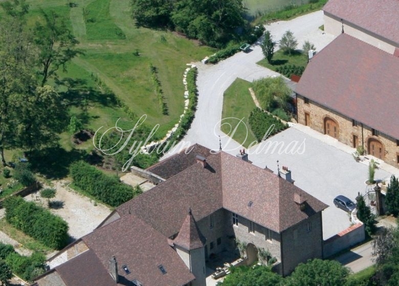 Château en plein coeur des domaines viticoles de Bourgogne