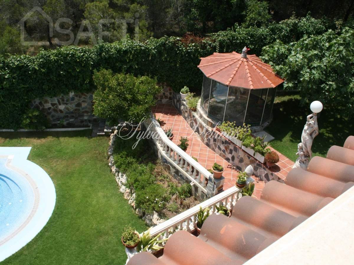 VILLA  ENTRE BARCELONE ET TARRAGONA