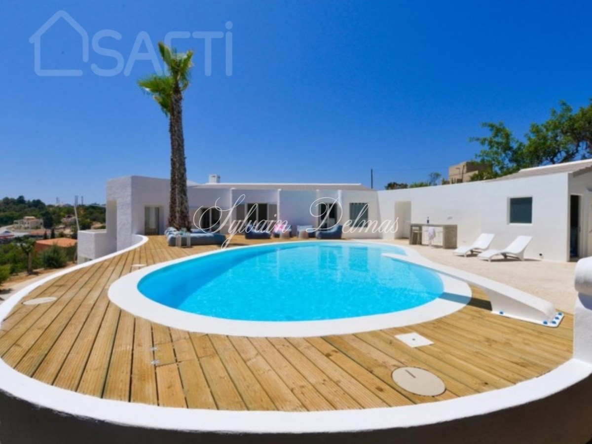 TERRAIN DE 4200 M² FACE MER DIVISIBLE EN 5 LOTS ENTRE MARBELLE ET MALAGA