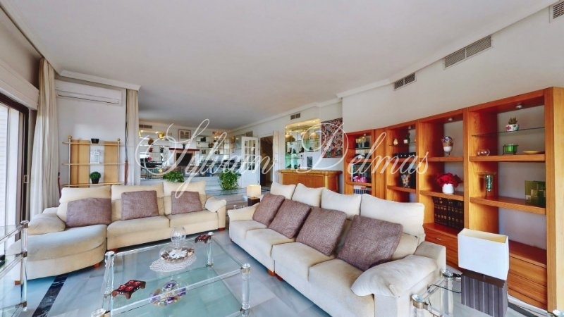 VILLA  BORD D EMER ENTRE MARBELLA ET MALAGA