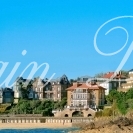 DINARD Sublime immeuble classé face mer, pieds dans l'eau RARE