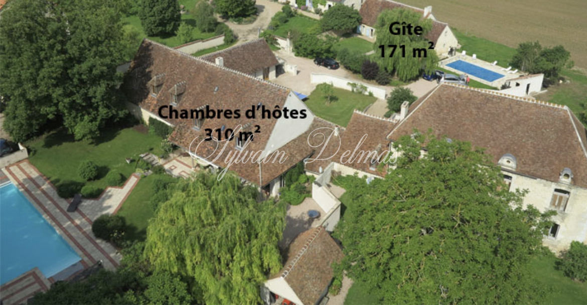 DOMAINE D'EXCEPTION GITES PROCHE BOURGES 936 M²