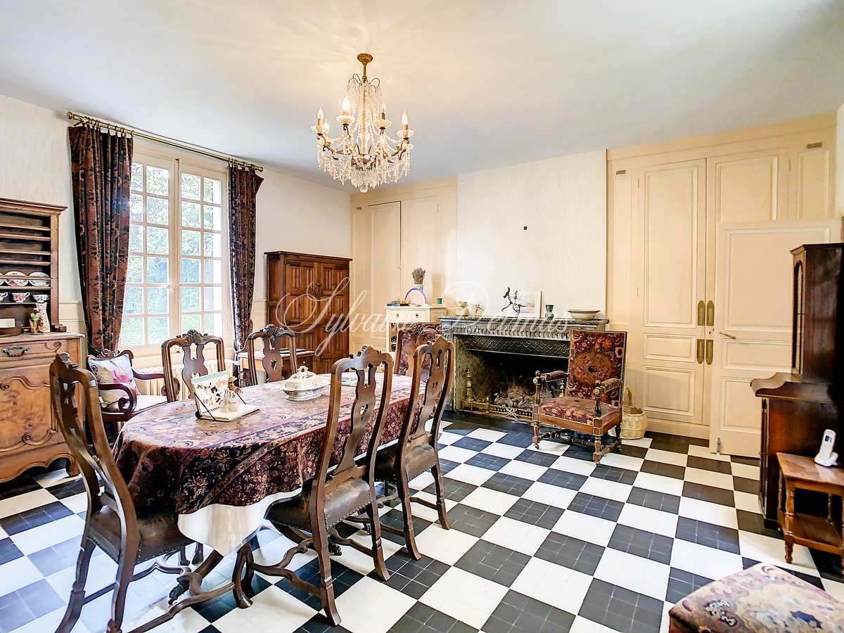 MAISON BOURGEOISE EST DE TOURS 450 M² SUR 3700M² DE TERRAIN