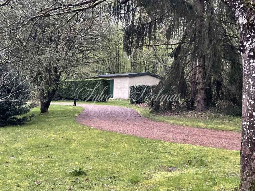 Château moderne, construit au XXème siècle