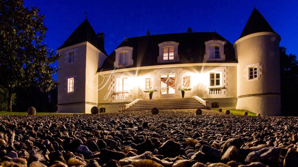 Château moderne, construit au XXème siècle