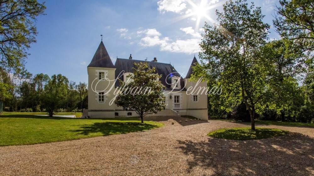 Château moderne, construit au XXème siècle
