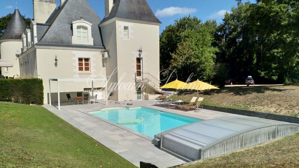 Château moderne, construit au XXème siècle