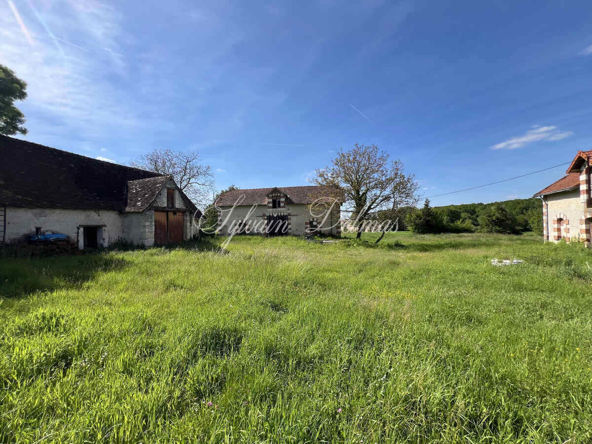 CHÂTEAU DU XIXème dans un écrin de verdure proche de LOCHES