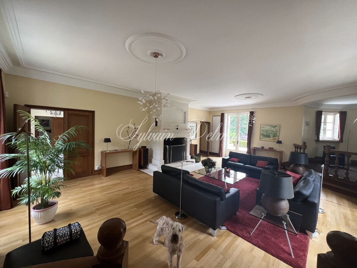 Château moderne, construit au XXème siècle