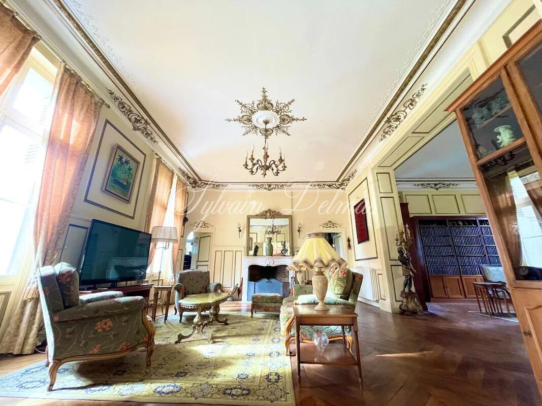 La Roche Posay château XIXème restauré 1500 m2 sur 4.5 hectares 1.680 M€