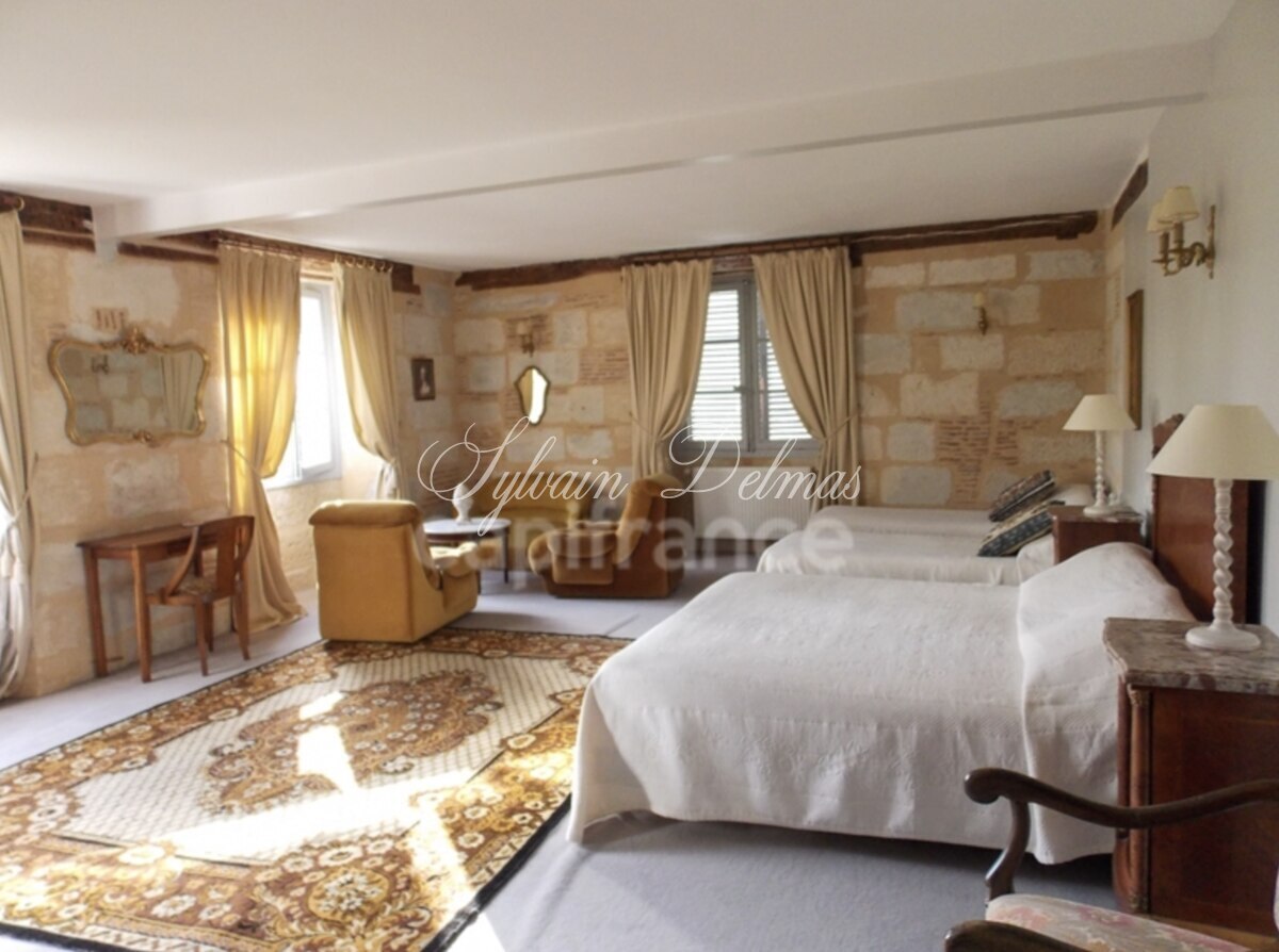A vendre Château 900 m² à PERIGUEUX