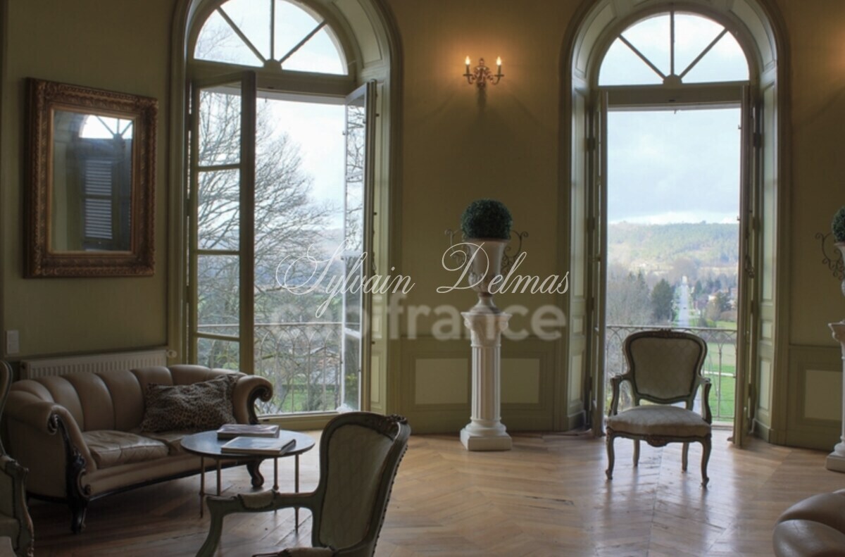 A vendre Château 900 m² à PERIGUEUX