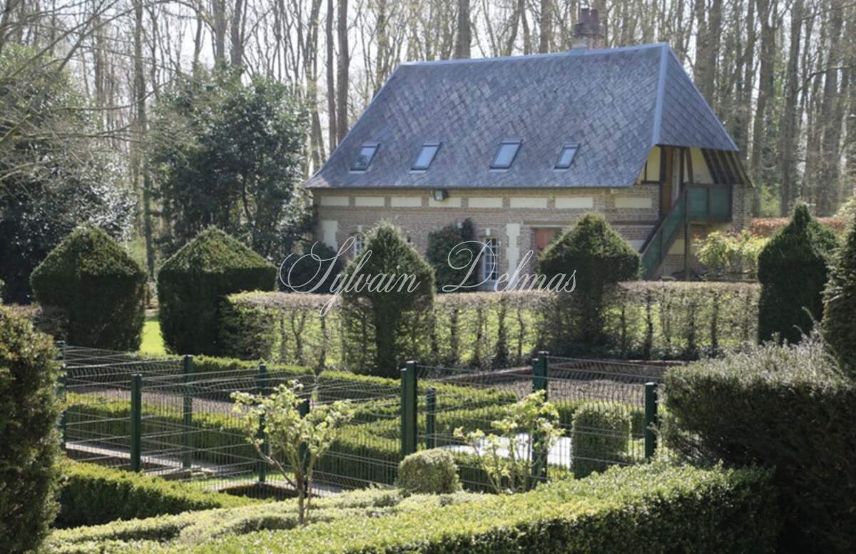 CHATEAU HISTORIQUE DU XIVèmé DANS L'EURE ( 27)  3.450M