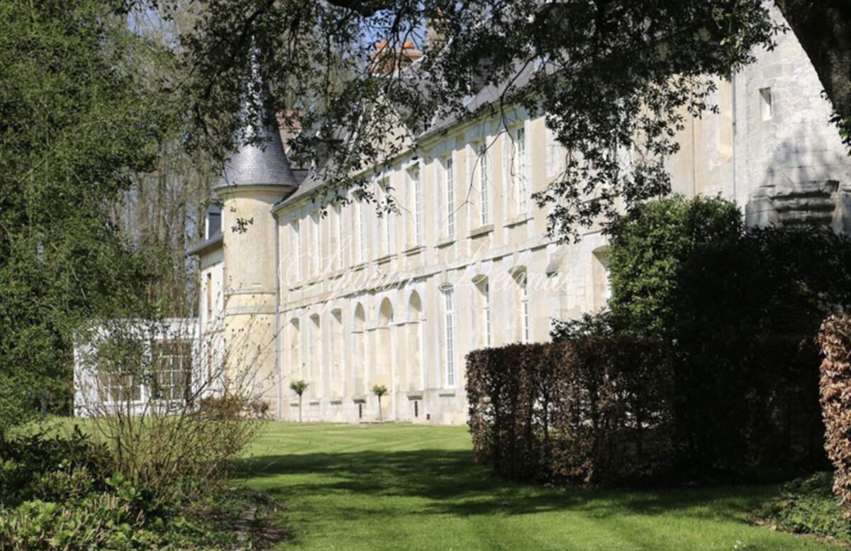 CHATEAU HISTORIQUE DU XIVèmé DANS L'EURE ( 27)  3.450M