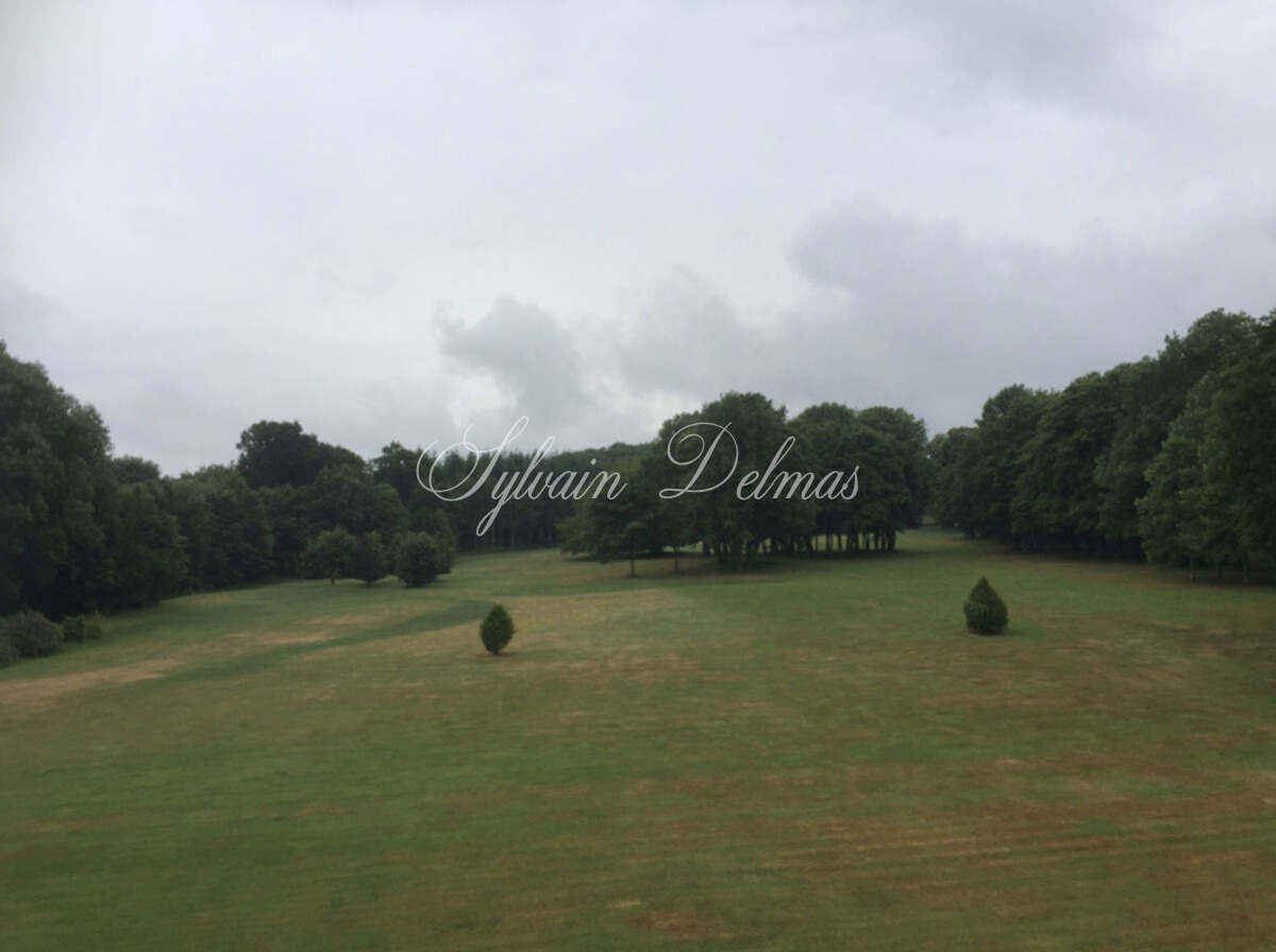 CHATEAU HISTORIQUE DU XIVèmé DANS L'EURE ( 27)  3.450M