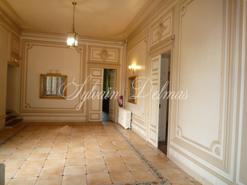 EN REGION PARISIENNE CHATEAU de 4453 M2 IDEAL POUR PROJET HOTELIER