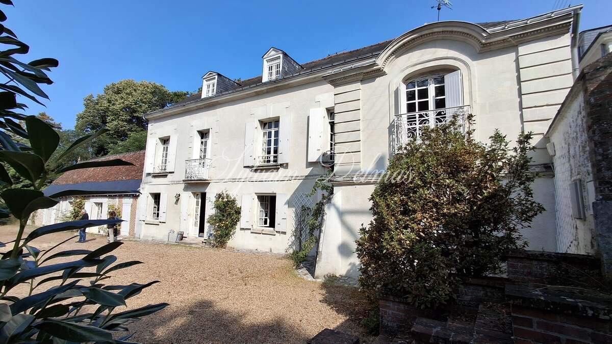 OFF MARKET EN EXCLU. A St. Cyr sur LOIRE. 1.250M€