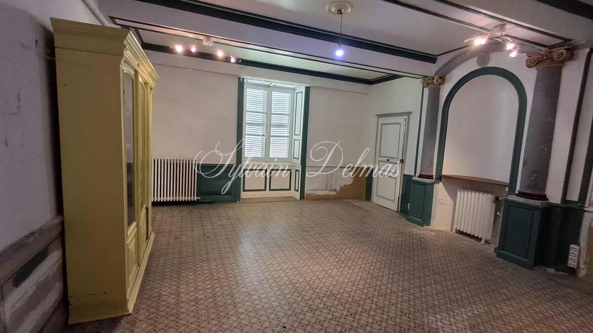 Château d’exception en Champagne avec un potentiel extraordinaire.