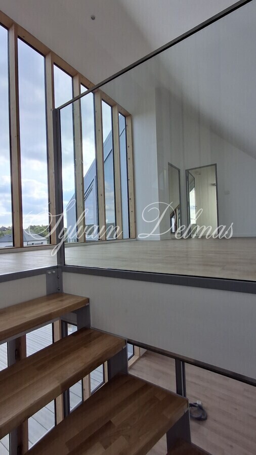 Maison contemporaine atypique à vendre 6 pièces proche de TOURS.