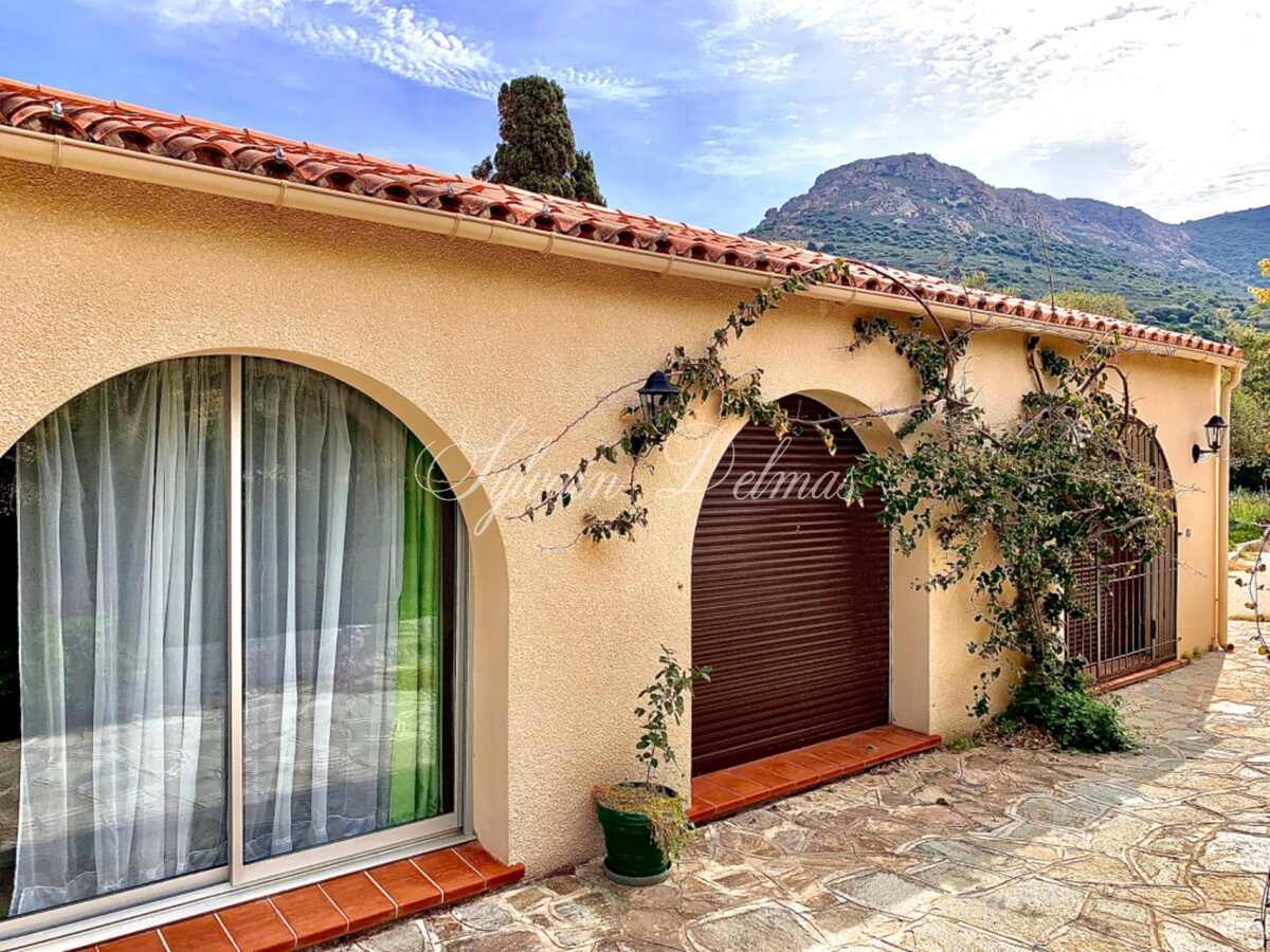 Corse - À Vendre Ensemble Immobilier de 575m2 - Les Pieds dans l'eau