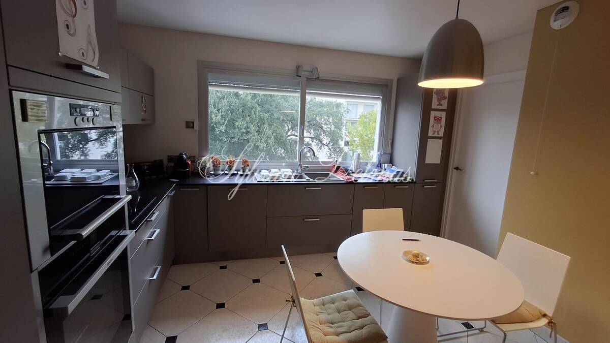 Superbe appartement de 150m2 ultra lumineux aux jardin des Prébendes à Tours