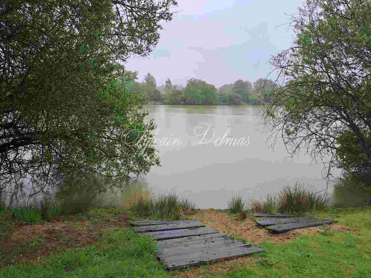 Manoir du XVI eme ISMH dans l'est de la Mayenne