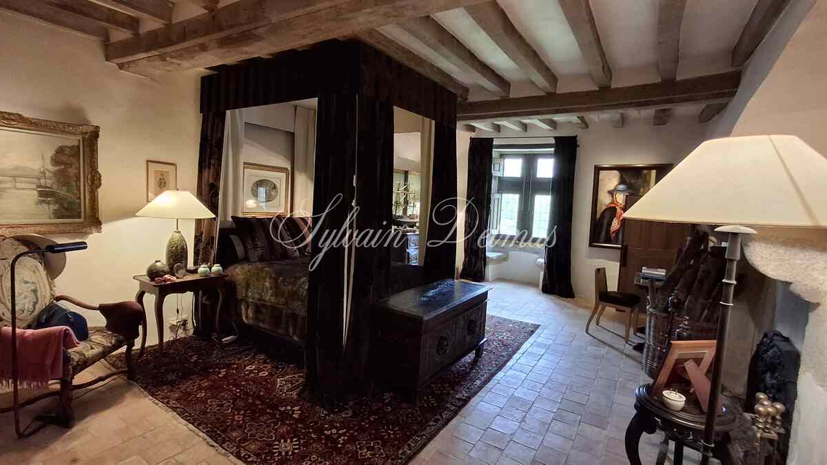 Manoir du XVI eme ISMH dans l'est de la Mayenne