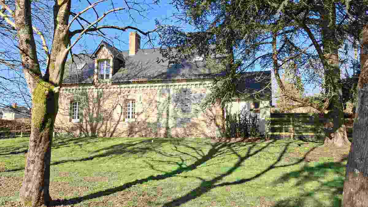 Beau château  XIX eme à vendre en Haut-Anjou.