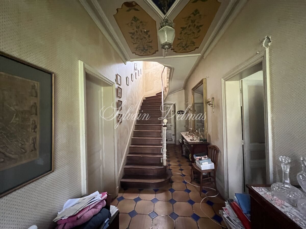 Château XIXème avec nombreuses dépendances sur 2.5 hectares LOCHES