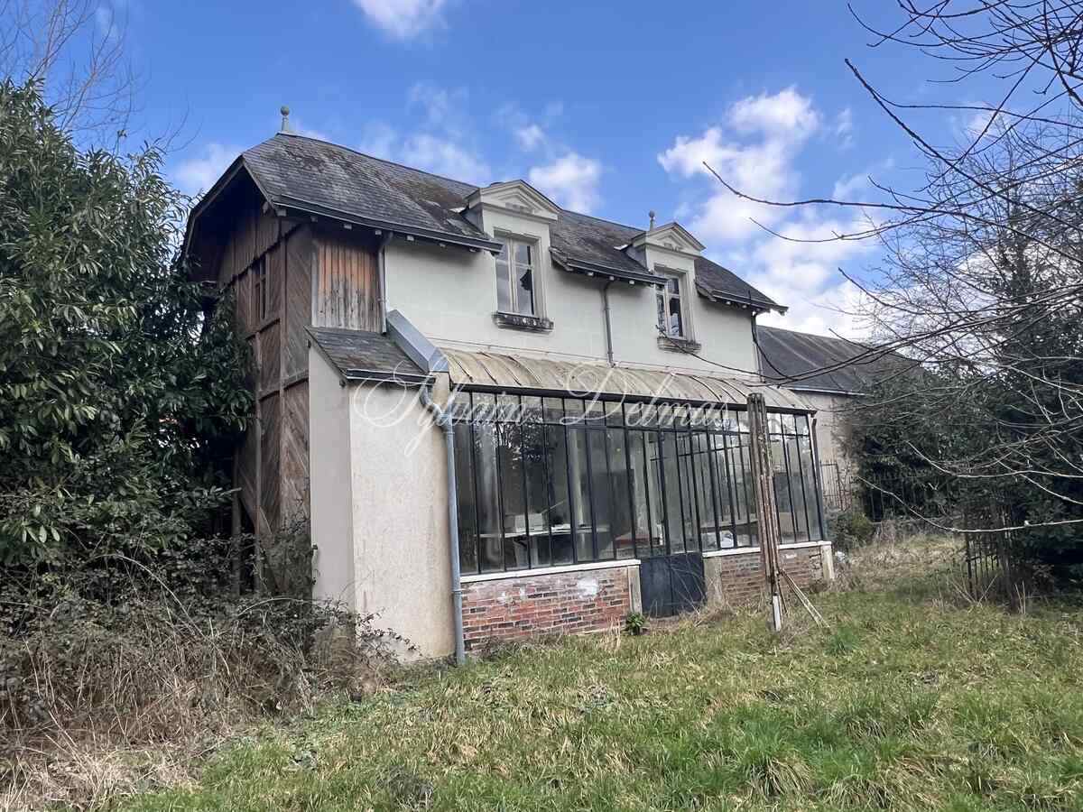 Château XIXème avec nombreuses dépendances sur 2.5 hectares LOCHES
