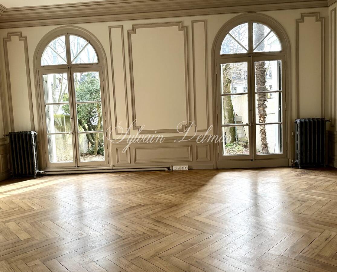 Rare, hôtel particulier rénové Hyper centre de Tours