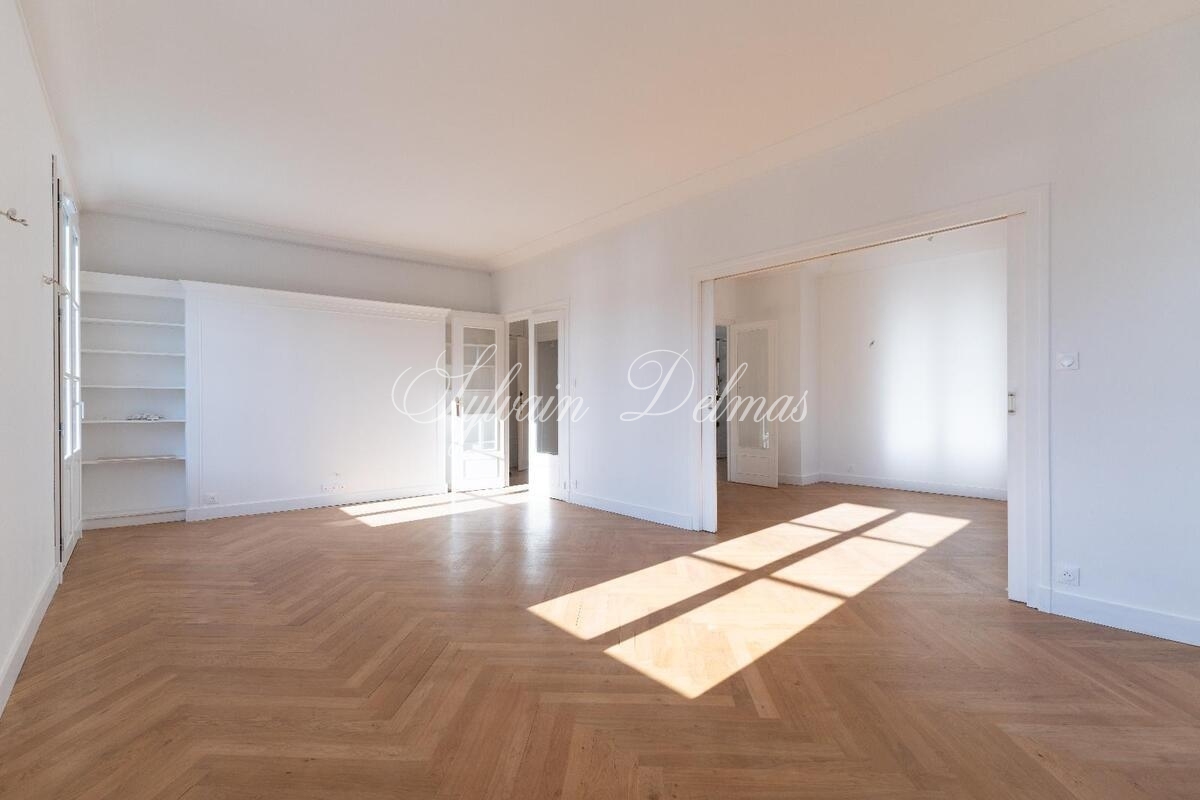 Appartement lumineux aux halles a Tours