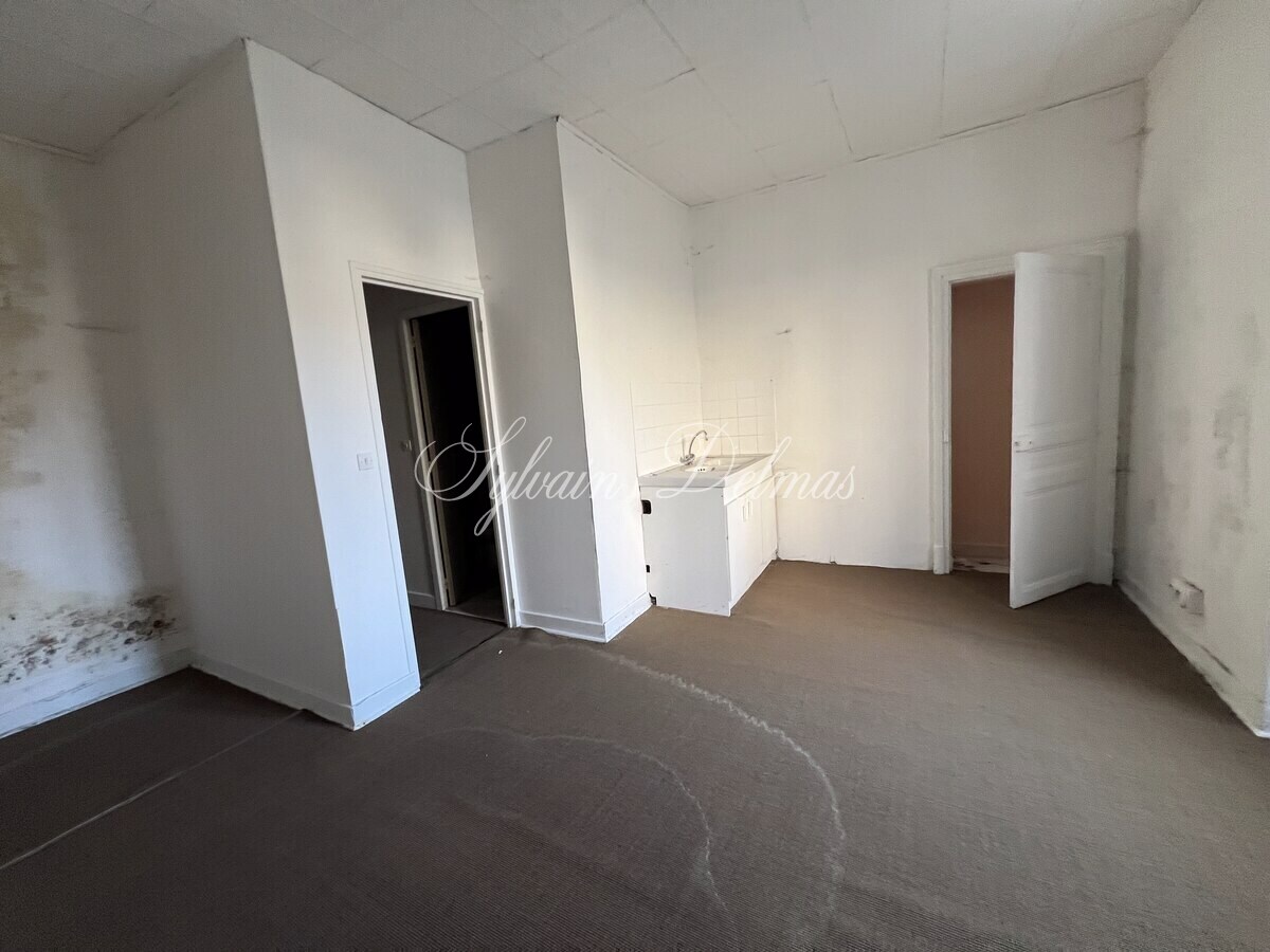 IMMEUBLE DE 1700 M2 42 APPARTEMENTS À RESTAURER TOTALEMENT