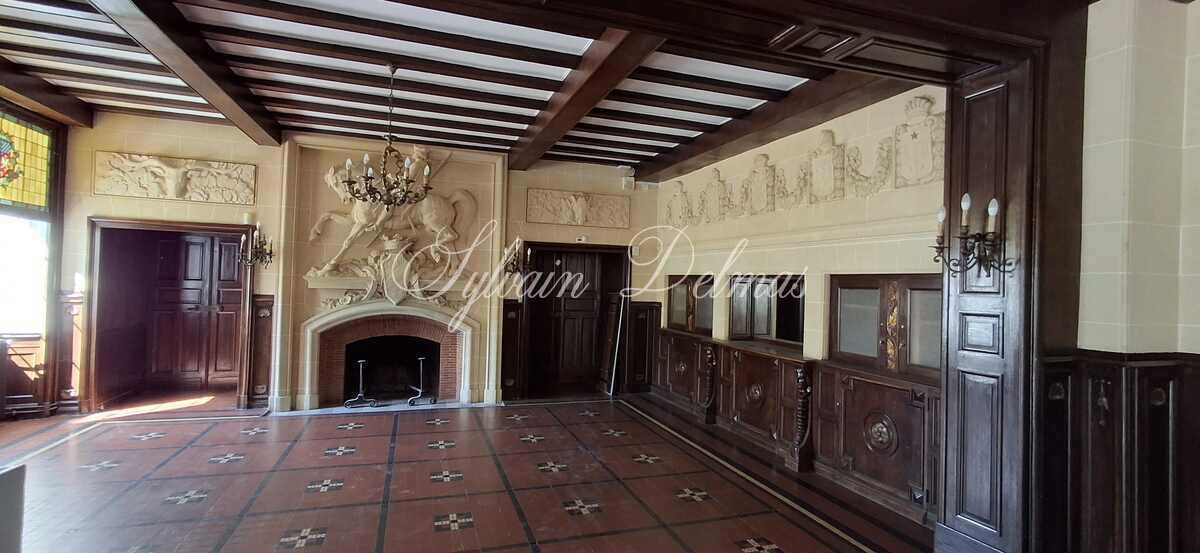 Château du XVIII eme a 1h10 de Paris. Conçu pour accueillir activités professionnelles et vie familiale indépendante.