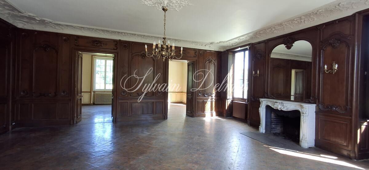 Château du XVIII eme a 1h10 de Paris. Conçu pour accueillir activités professionnelles et vie familiale indépendante.
