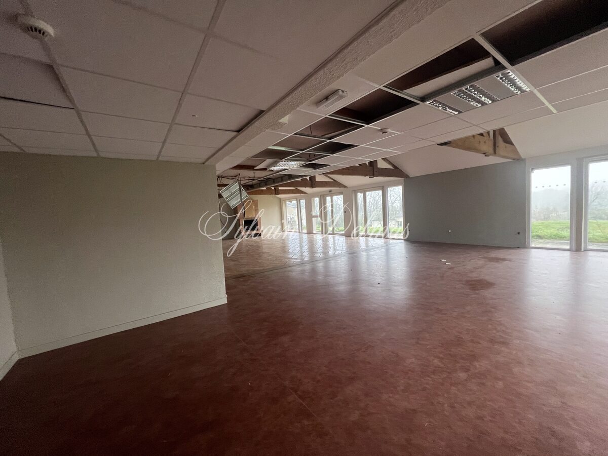 Ancien centre de formation de 10 000 M2 de bâtiments sur 30 hectares