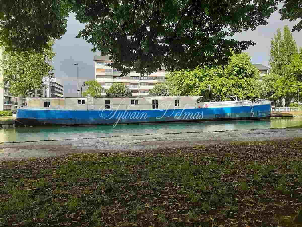 RARE A SAISIR PENICHE A REIMS EN BORDURE DU CANAL DE REIMS