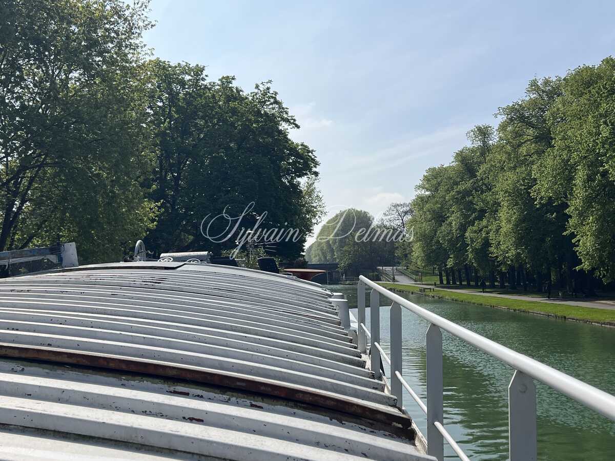 RARE A SAISIR PENICHE A REIMS EN BORDURE DU CANAL DE REIMS