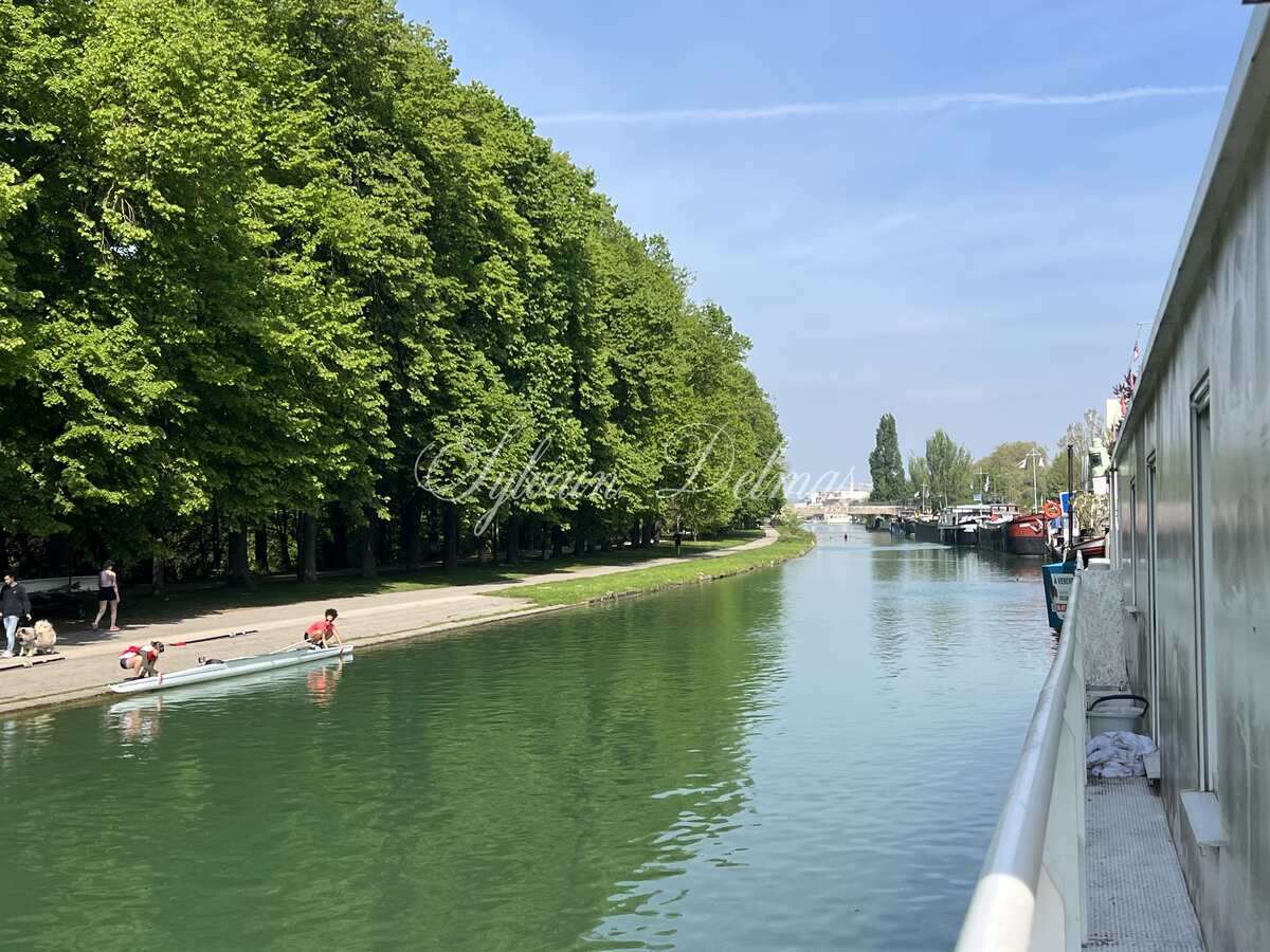 RARE A SAISIR PENICHE A REIMS EN BORDURE DU CANAL DE REIMS