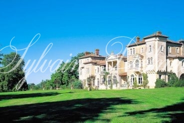 Un véritable bijou au cœur de la Vendée, le Domaine est un lieu empreint d'élégance italienne et d'histoire. 