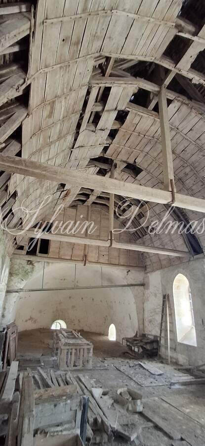 Châteaux du XIX eme entièrement rénovée surplombant une charmante rivière, proche de Chambord et Blois.