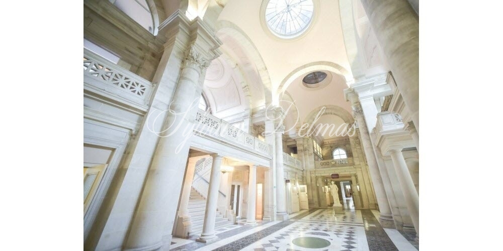 Hotel, restaurant, thermes de 14000m2  avec 110 chambres.