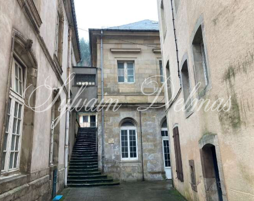 Hotel, restaurant, thermes de 14000m2  avec 110 chambres.