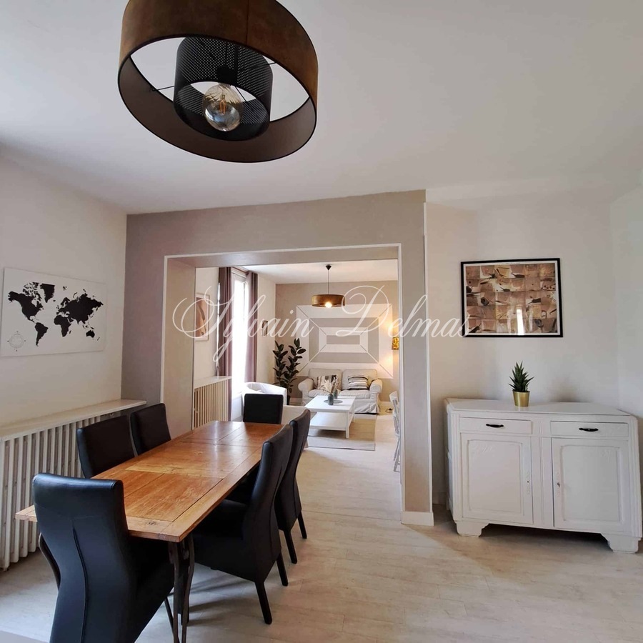 FABULEUX CHÂTEAU XIX ème en Touraine, restauré en lieux de séminaires
