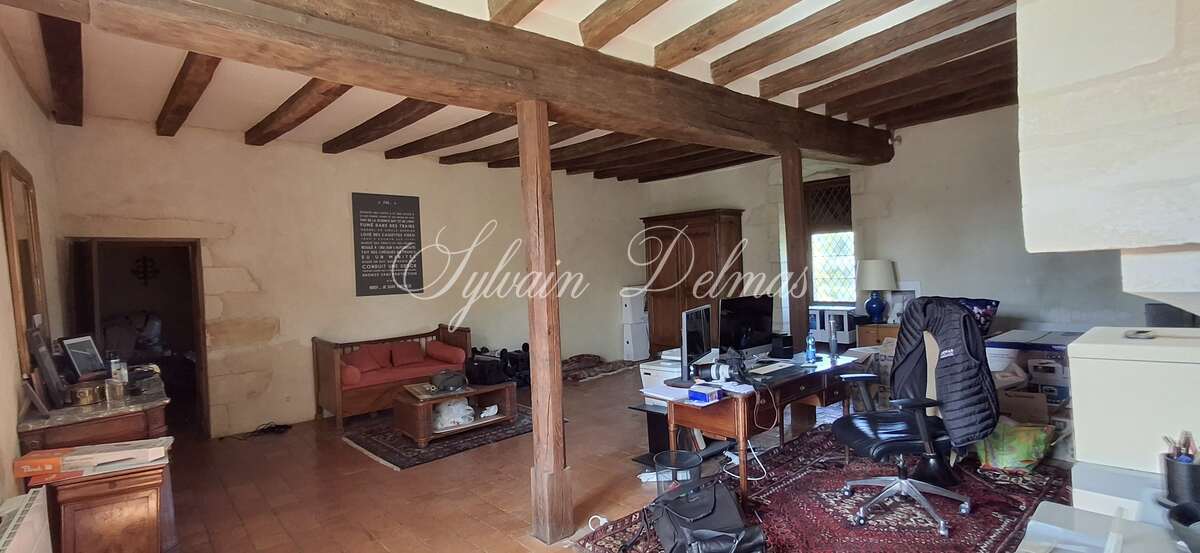 Ferme fortifiée du XV a 13 min de Loches