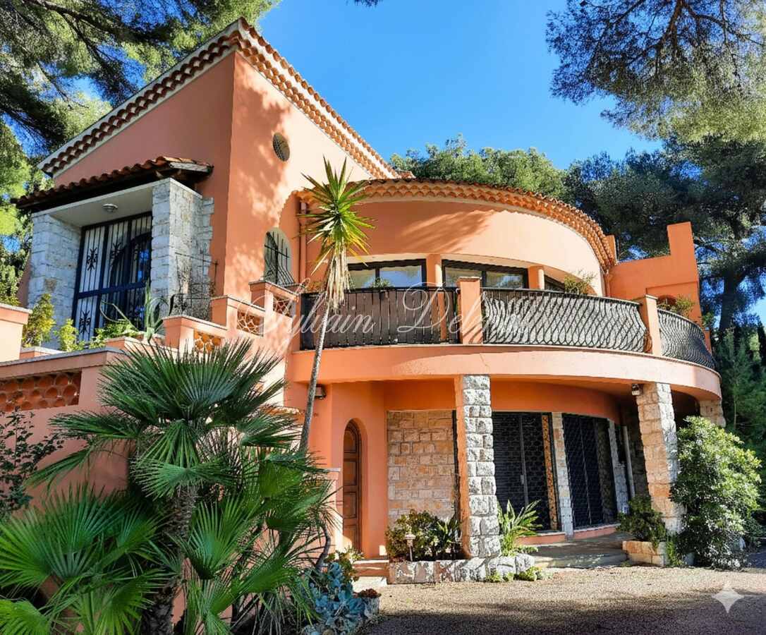 French Riviera, Propriété d’exception de 1500 m² aux portes de la Principauté de Monaco