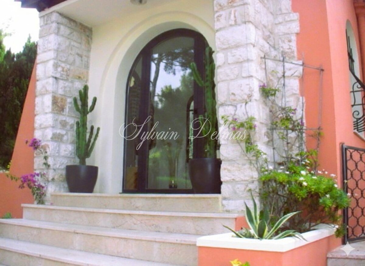 French Riviera, Propriété d’exception de 1500 m² aux portes de la Principauté de Monaco