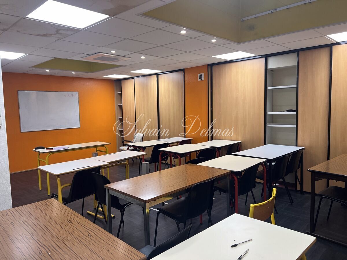 IMMEUBLE DE BUREAUX  Prix sacrifié